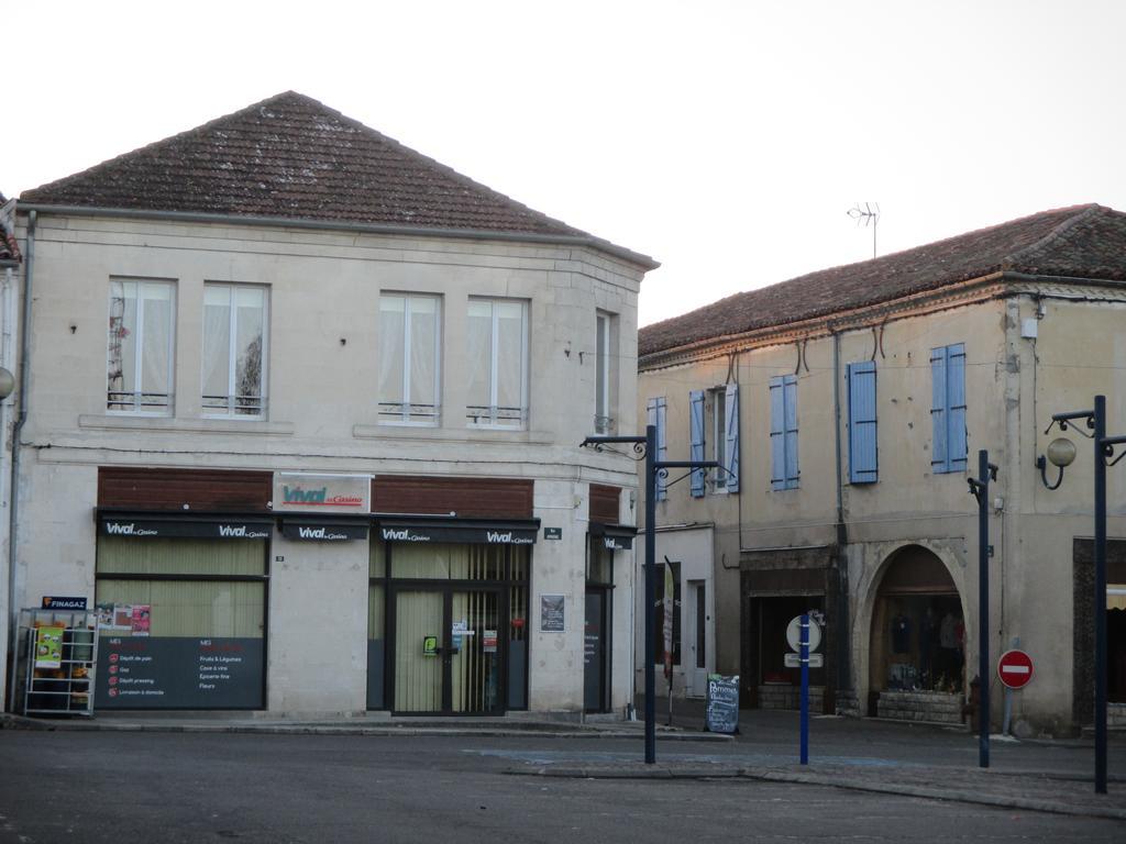 La Maison Bleue De Gabarret Otel Dış mekan fotoğraf